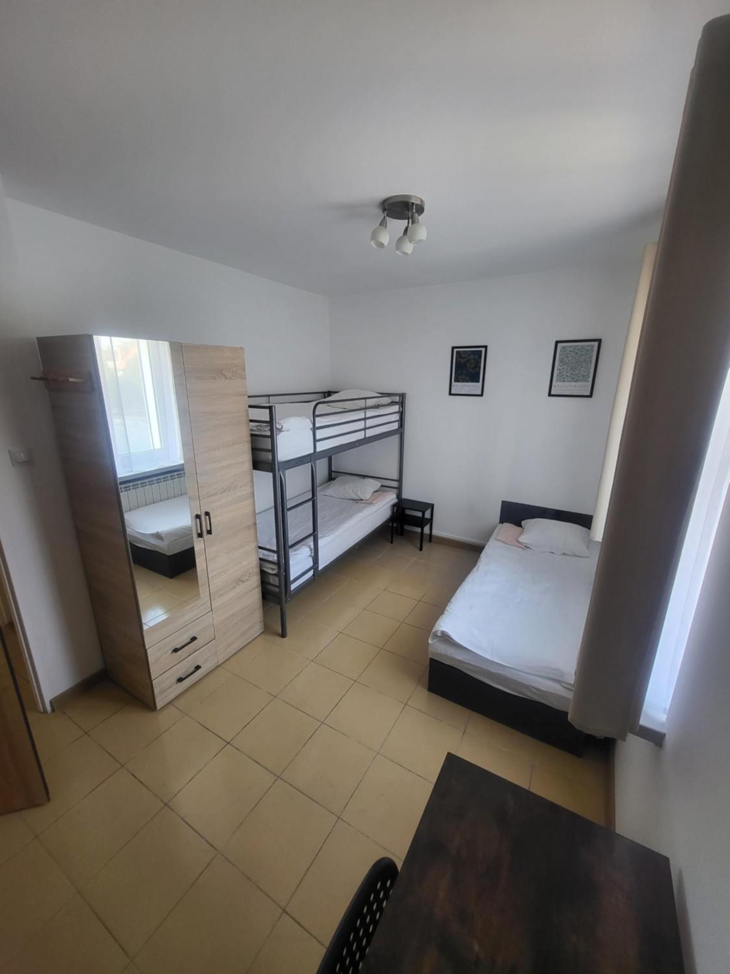 Rooms4Rest Popularna - Private Rooms For Tourists - Atr Consulting Sp, Z O,O, Warsaw Exterior photo